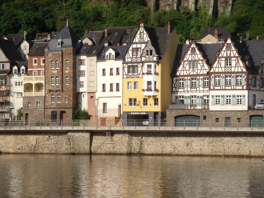 Haus Burgfrieden Cochem Hotel Exterior foto